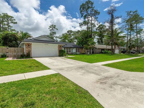 13976 Aster Ave , Wellington, FL 33414