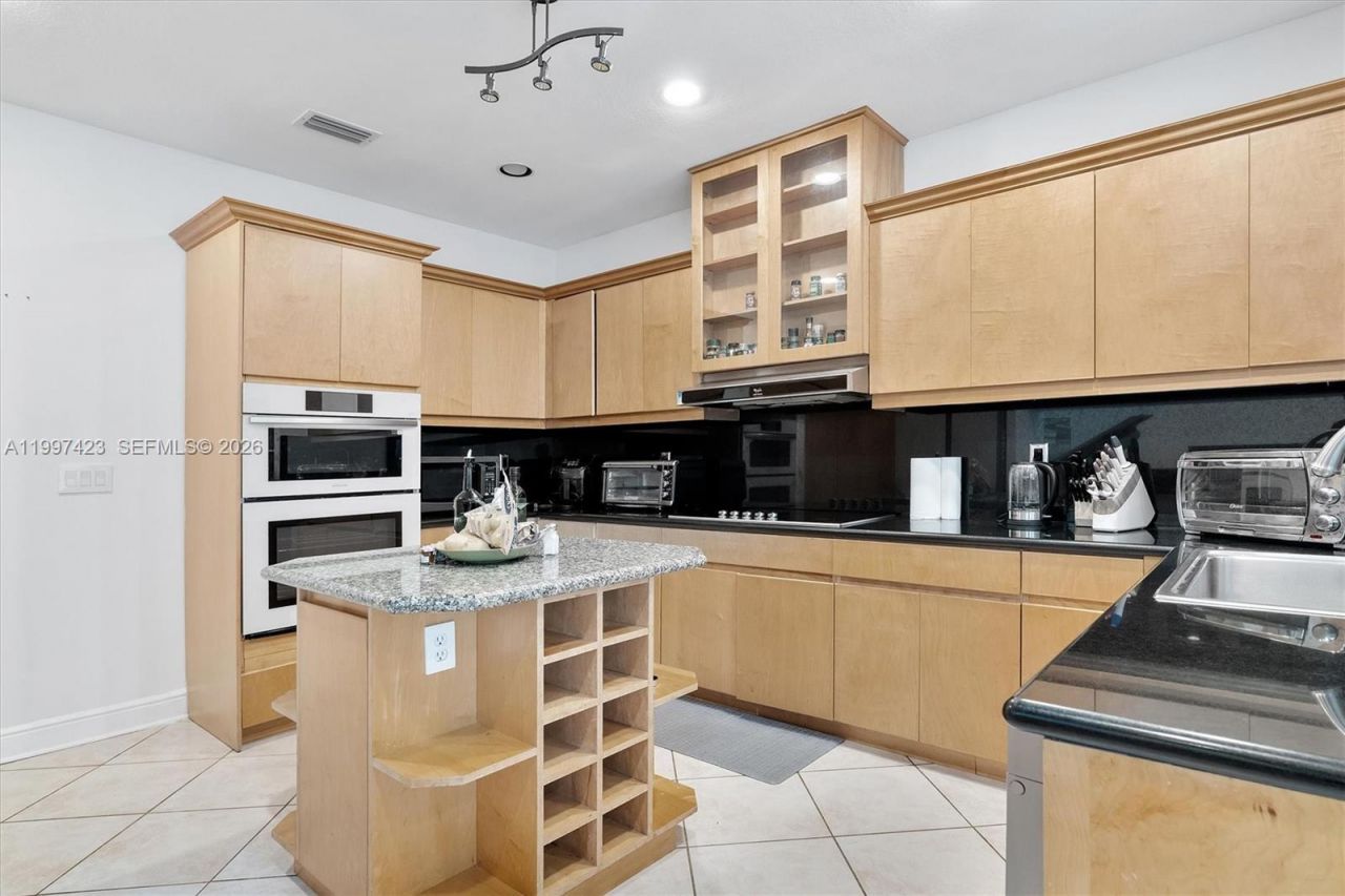 6720 SW 88th Ter, Pinecrest, FL 33156 Photo