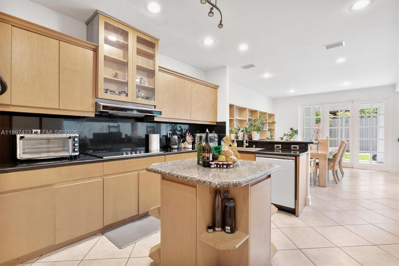 6720 SW 88th Ter, Pinecrest, FL 33156 Photo