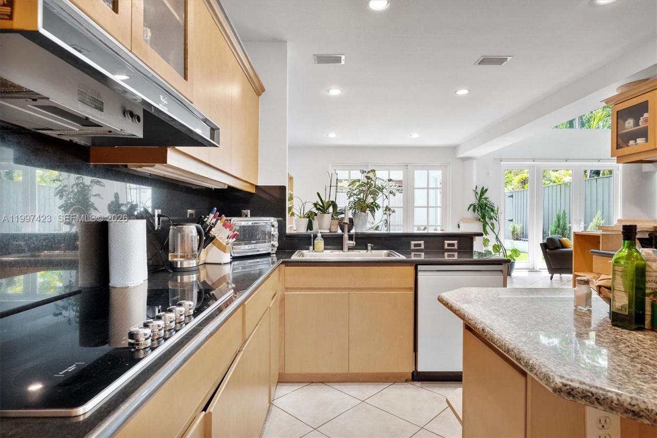 6720 SW 88th Ter, Pinecrest, FL 33156 Photo