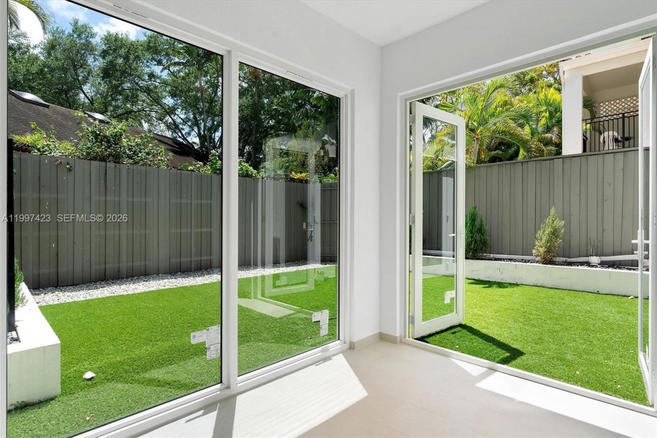 6720 SW 88th Ter, Pinecrest, FL 33156 Photo