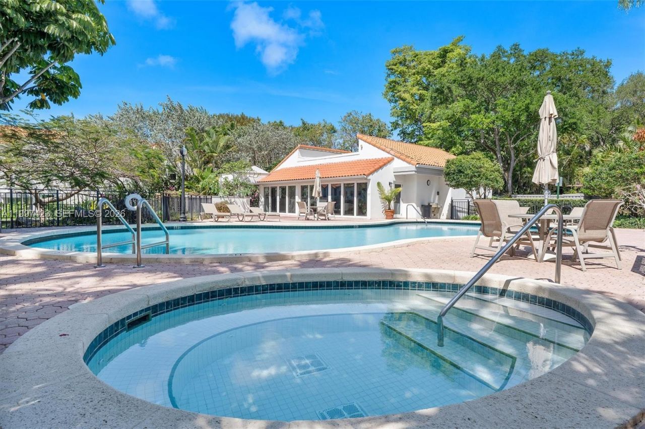 6720 SW 88th Ter, Pinecrest, FL 33156 Photo