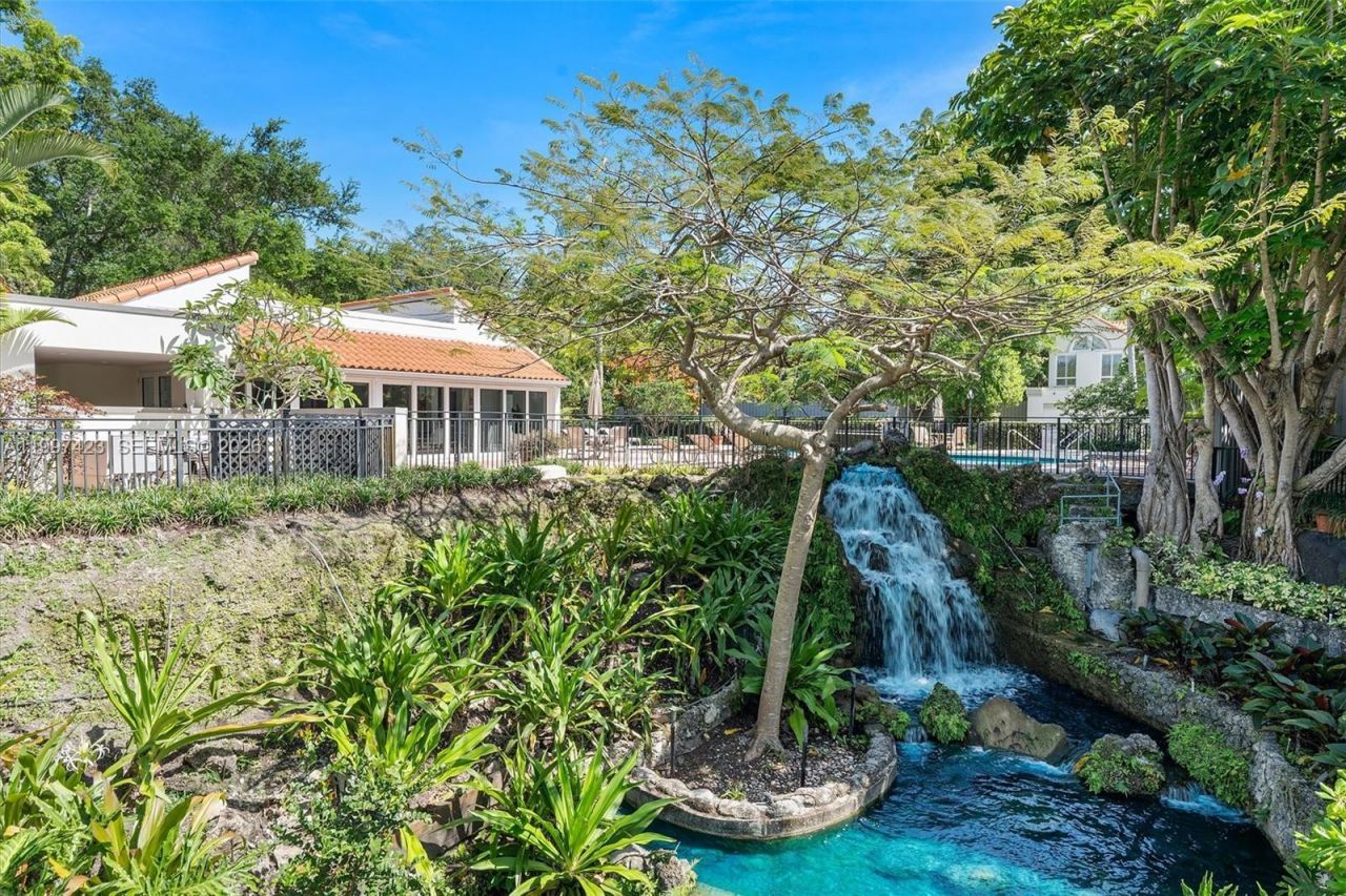 6720 SW 88th Ter, Pinecrest, FL 33156 Photo