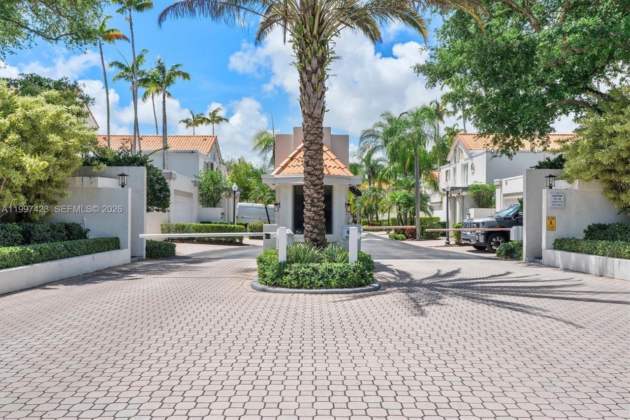 6720 SW 88th Ter, Pinecrest, FL 33156 Photo