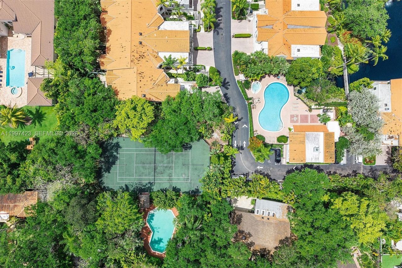 6720 SW 88th Ter, Pinecrest, FL 33156 Photo