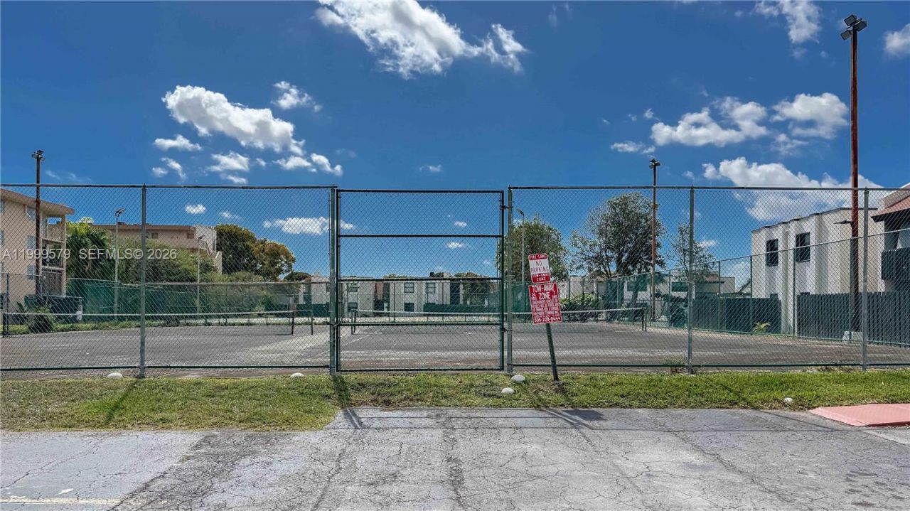 8885 Fontainebleau Blvd, Unit 205, Miami, FL 33172 Photo