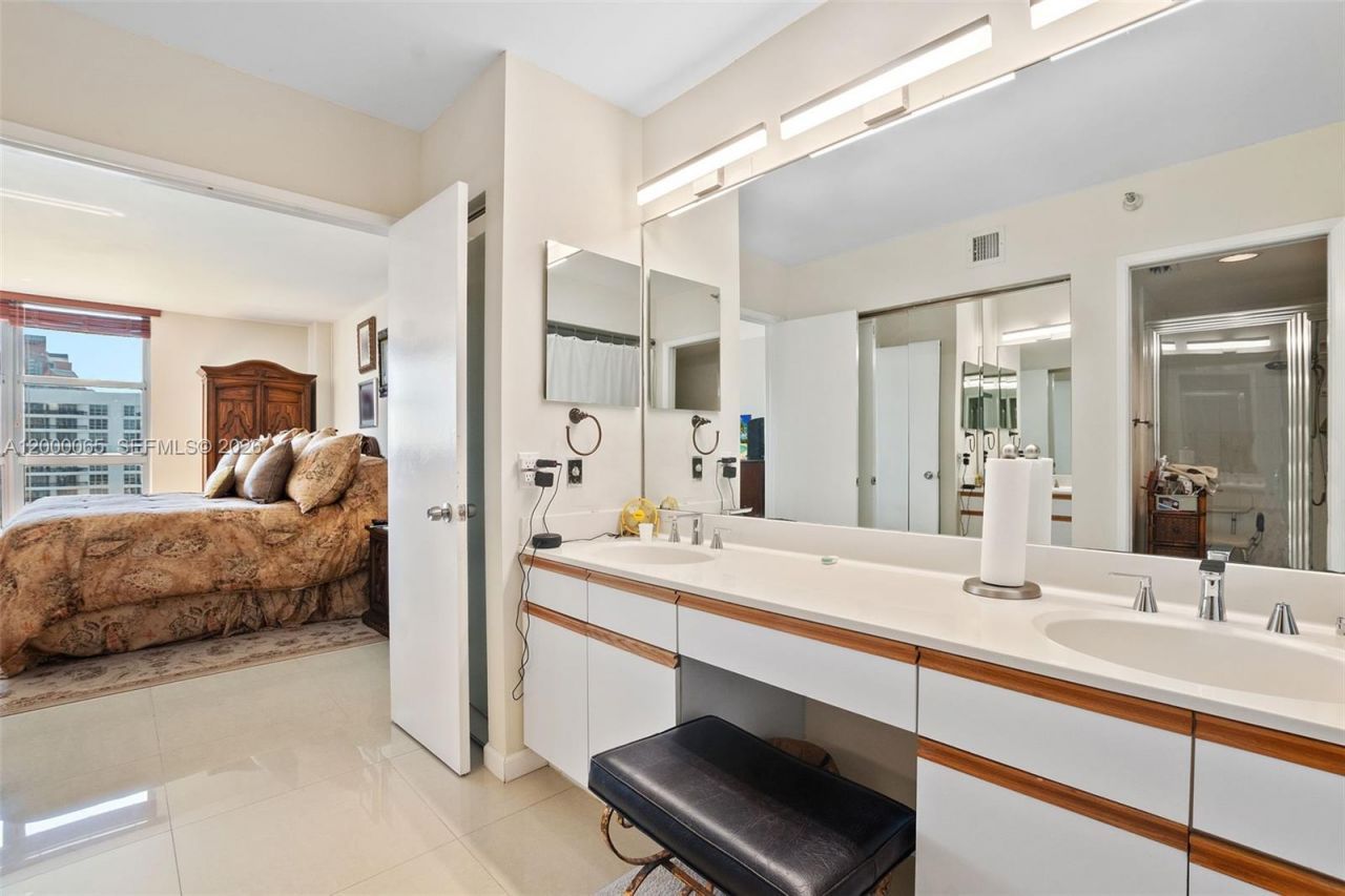 19101 NE 36th Ct, Unit 1602, Aventura, FL 33180 Photo