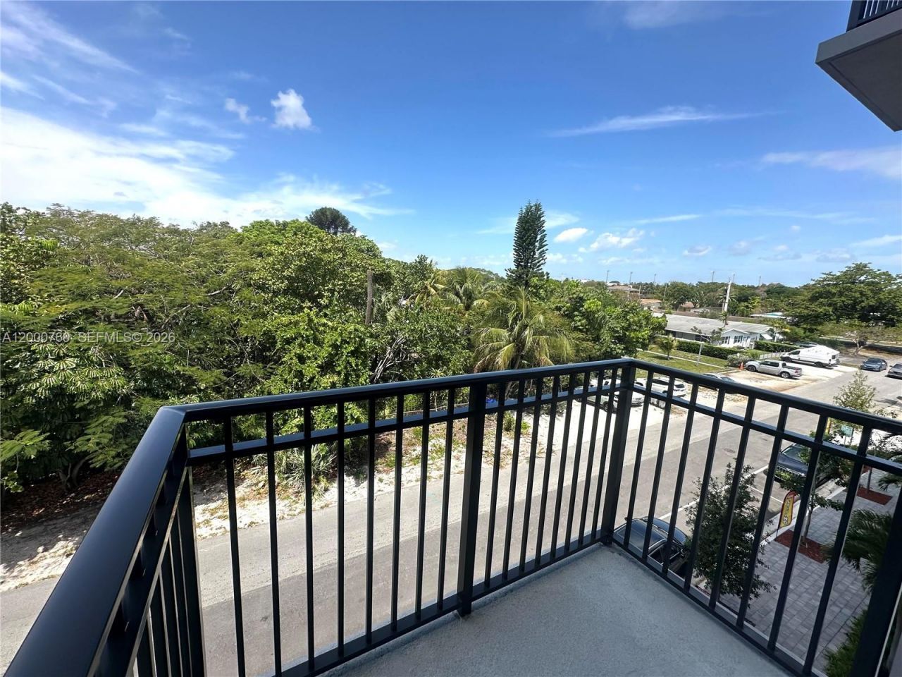 20 NE 19th Ave, Unit 304, Pompano Beach, FL 33060 Photo