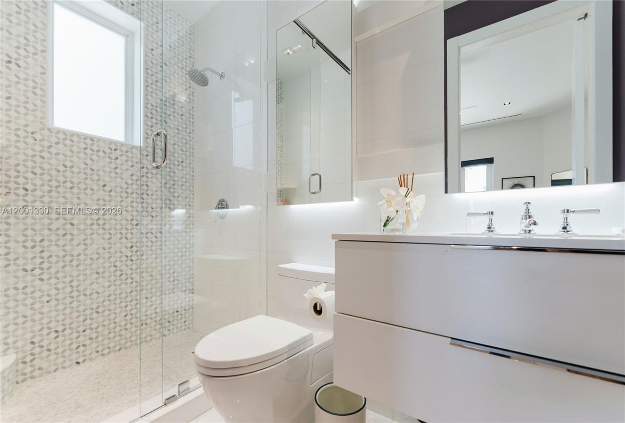 3916 Island Estates Dr , Aventura, FL 33160 Photo