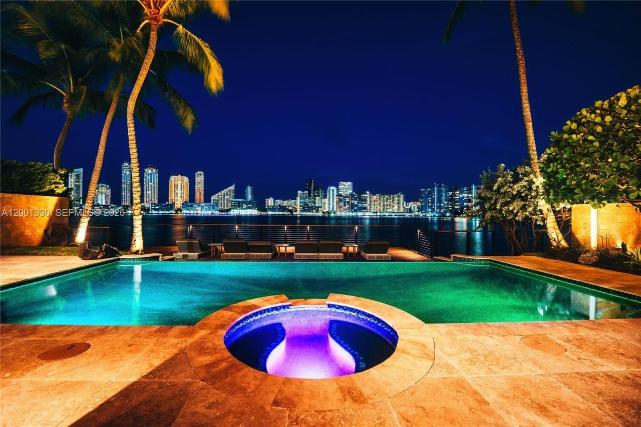 3916 Island Estates Dr , Aventura, FL 33160 Photo