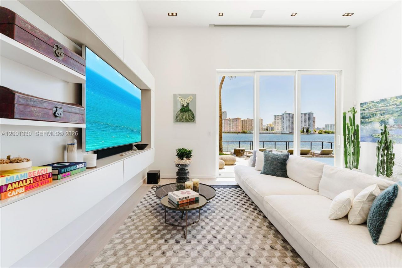 3916 Island Estates Dr , Aventura, FL 33160 Photo