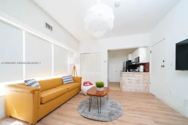 227 1st St, Unit 7, Miami Beach, FL 33139 Photo