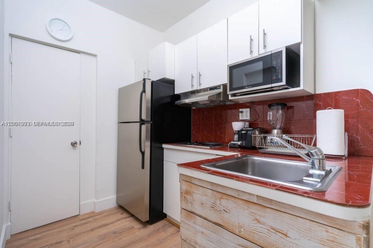 227 1st St, Unit 7, Miami Beach, FL 33139 Photo