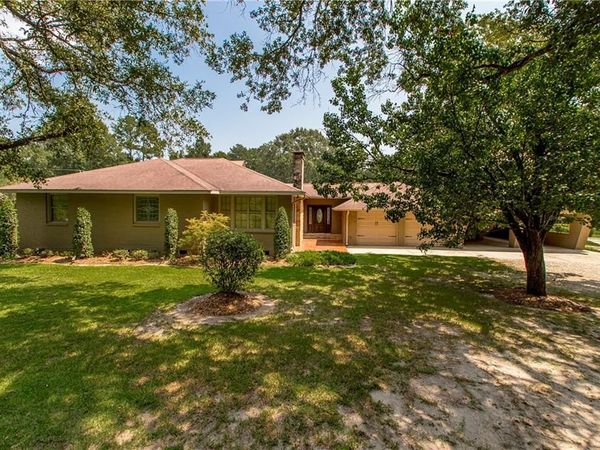 1601 SUNSET Drive, Bogalusa, LA 70427