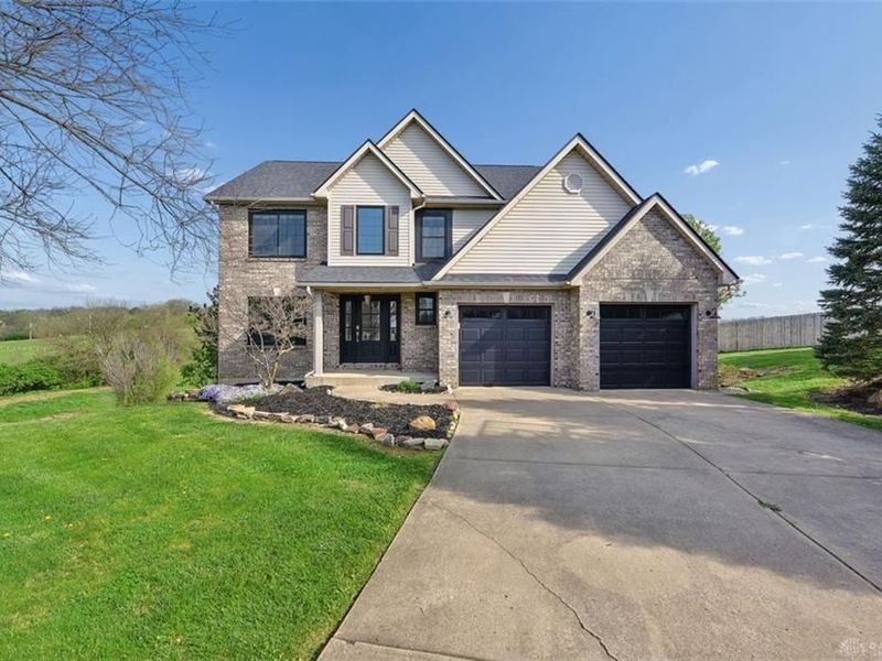 874 Ginger Ridge Drive, Trenton, OH 45067 Photo 2