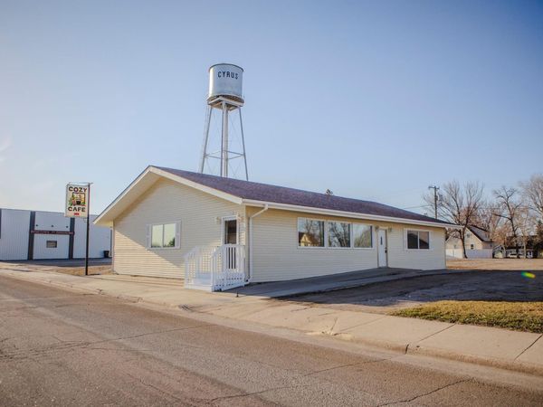 118 E Main Street , Cyrus, MN 56323