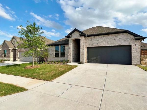 1310 Sundance Lane, Justin, TX 76247
