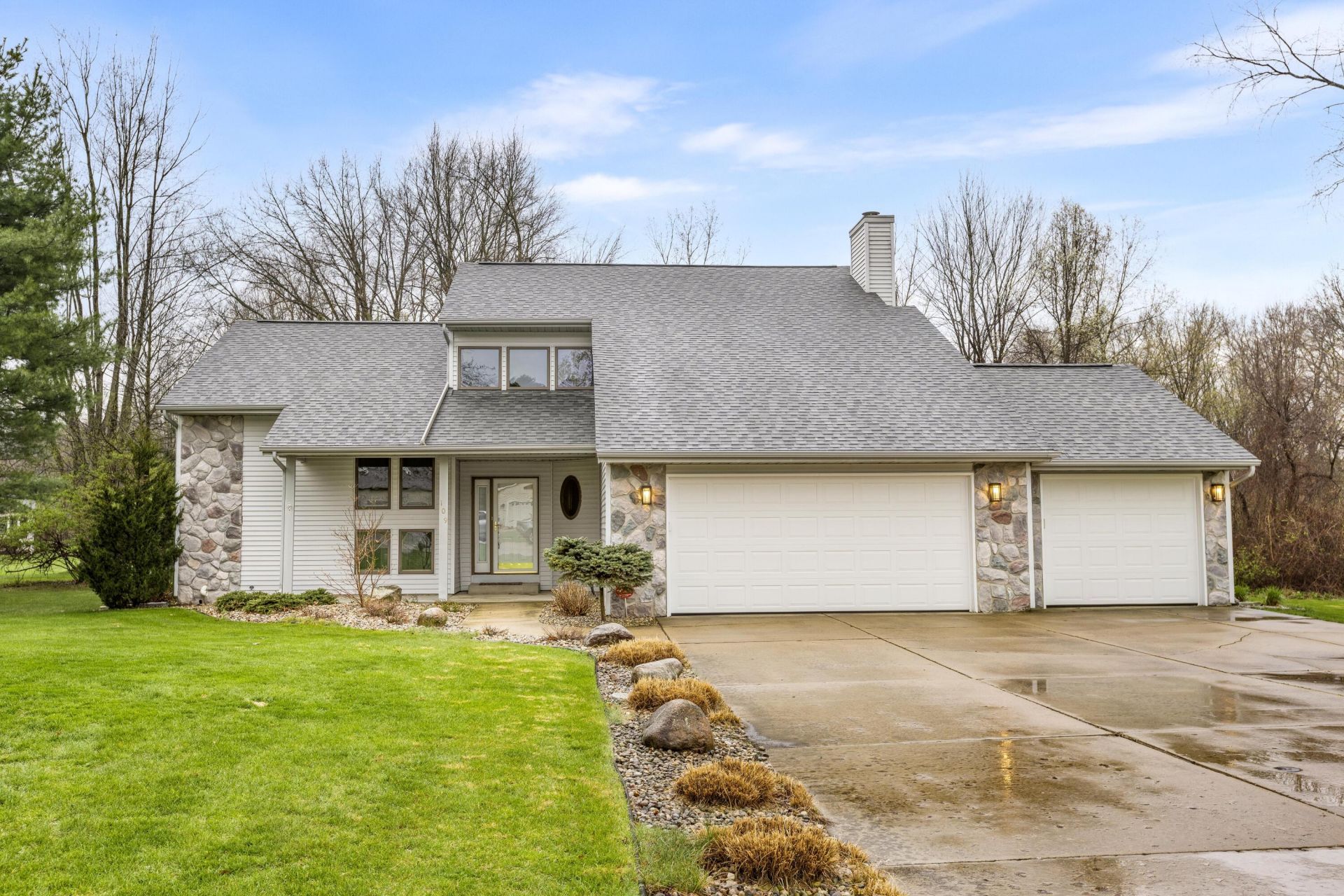 109 Deer Path Lane, Battle Creek, MI 49015 Main Photo