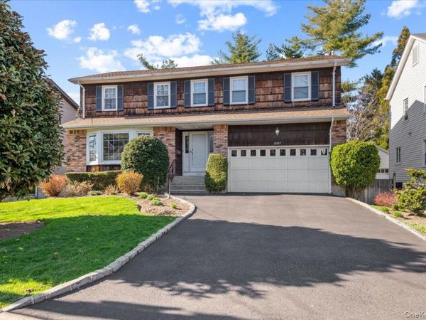 2187 Loines Avenue , Merrick, NY 11566