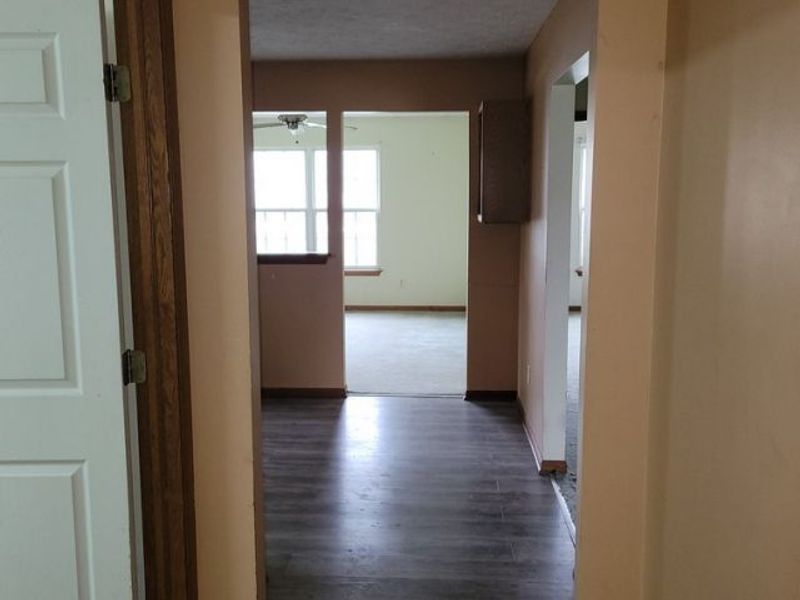 302 W Glen, Elyria, OH 44035 Photo 2