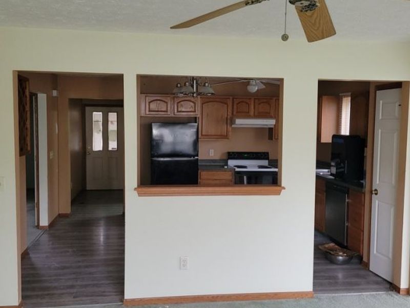 302 W Glen, Elyria, OH 44035 Photo 4