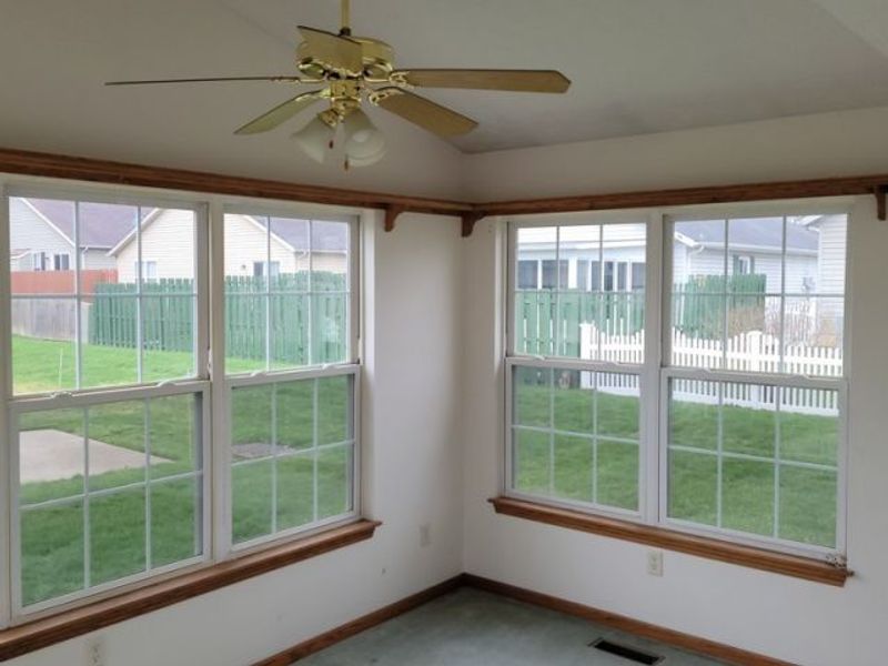 302 W Glen, Elyria, OH 44035 Photo 7