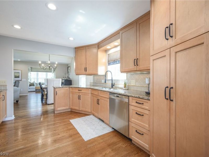 448 E Reserve Drive, Cuyahoga Falls, OH 44223 Photo 12