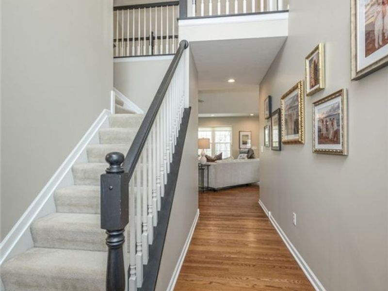 448 E Reserve Drive, Cuyahoga Falls, OH 44223 Photo 4