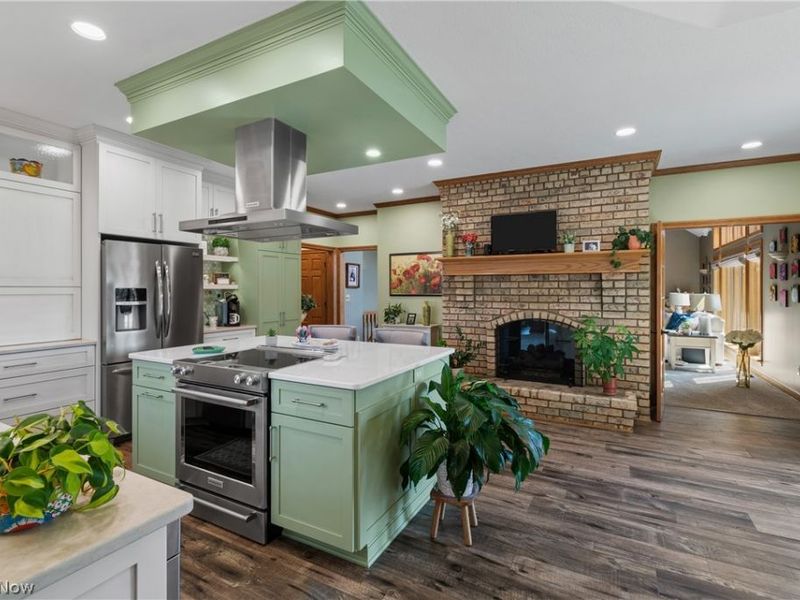 3896 Edison Street NE, Hartville, OH 44632 Photo 12