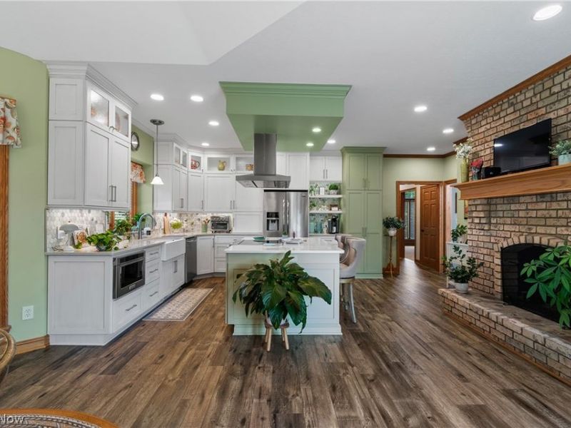 3896 Edison Street NE, Hartville, OH 44632 Photo 13