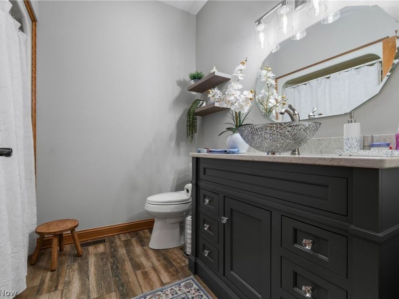 3896 Edison Street NE, Hartville, OH 44632 Photo 23