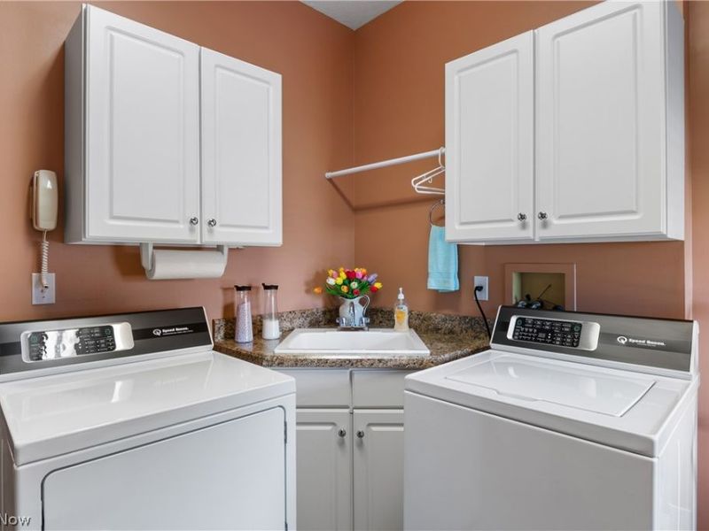 3896 Edison Street NE, Hartville, OH 44632 Photo 28