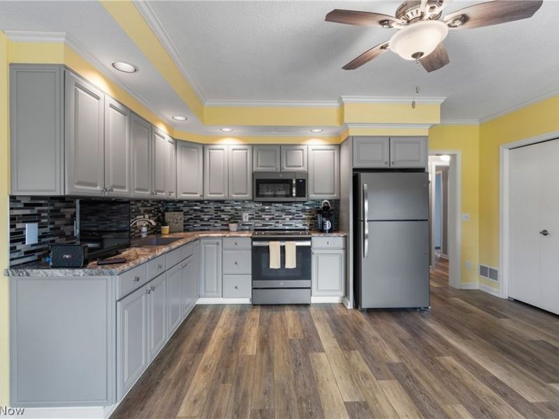 3896 Edison Street NE, Hartville, OH 44632 Photo 34