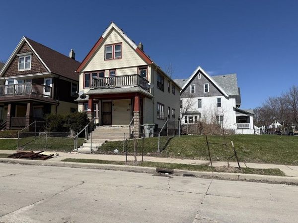 906 W Chambers STREET, Unit 908, Milwaukee, WI 53206