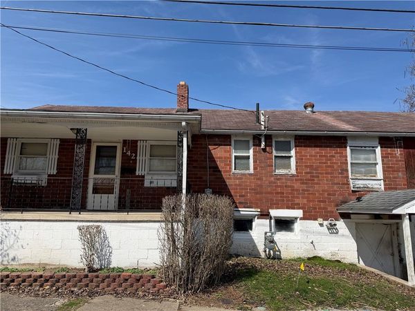 142 Cumberland Village, Carmichaels, PA 15320