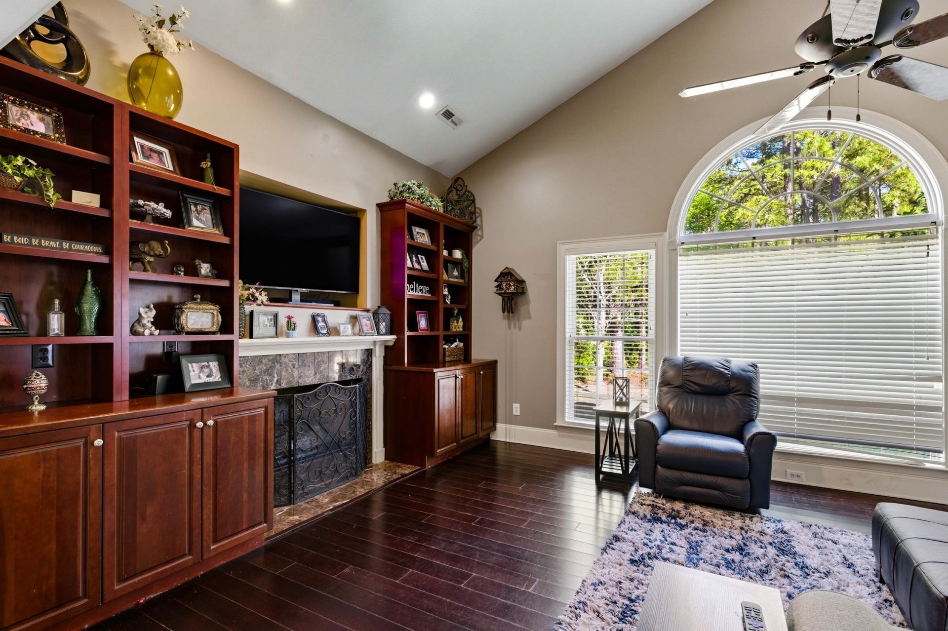 592 Oxbow Dr. Photo 11