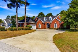 592 Oxbow Dr. photo 4