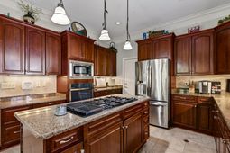 592 Oxbow Dr. photo 4