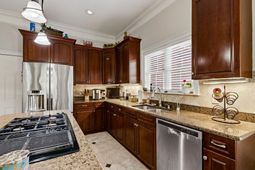 592 Oxbow Dr. photo 4