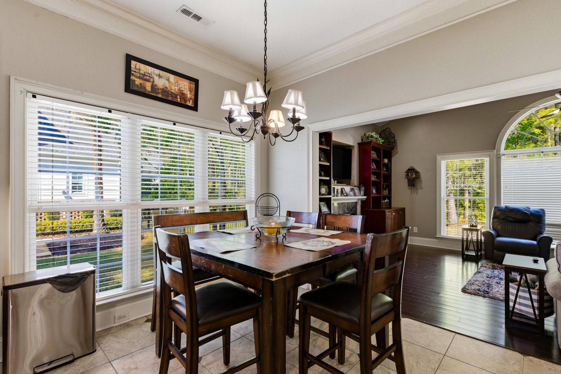 592 Oxbow Dr. Photo 8