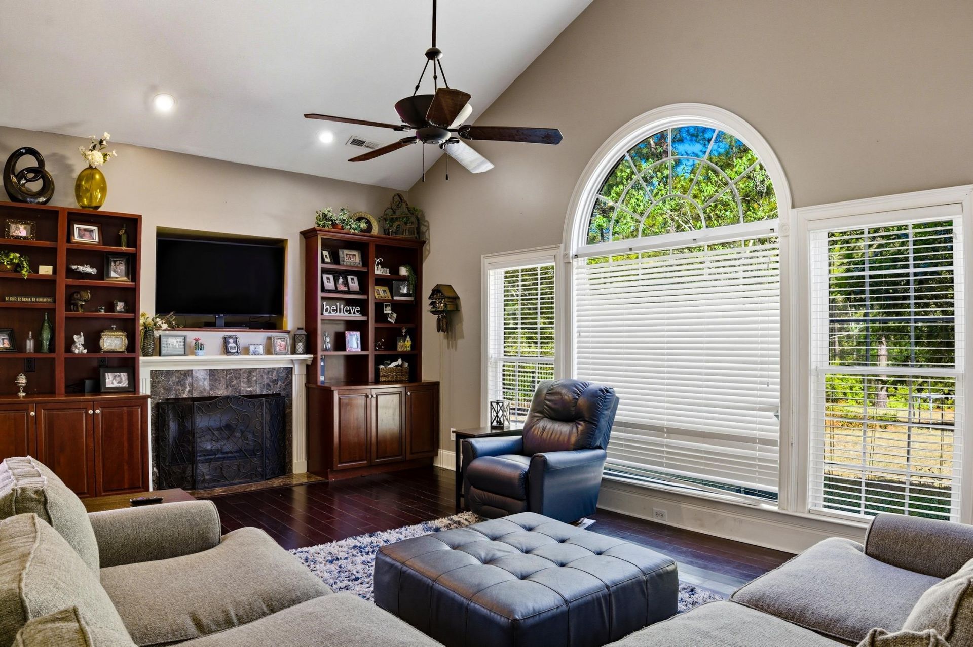 592 Oxbow Dr. Photo 9