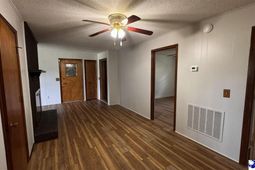 120 Theressa Dr photo 4