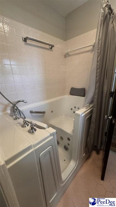 120 Theressa Dr Photo 4