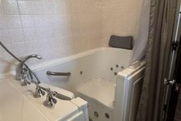 120 Theressa Dr photo 4