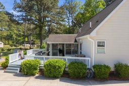 2195 River Road photo 4