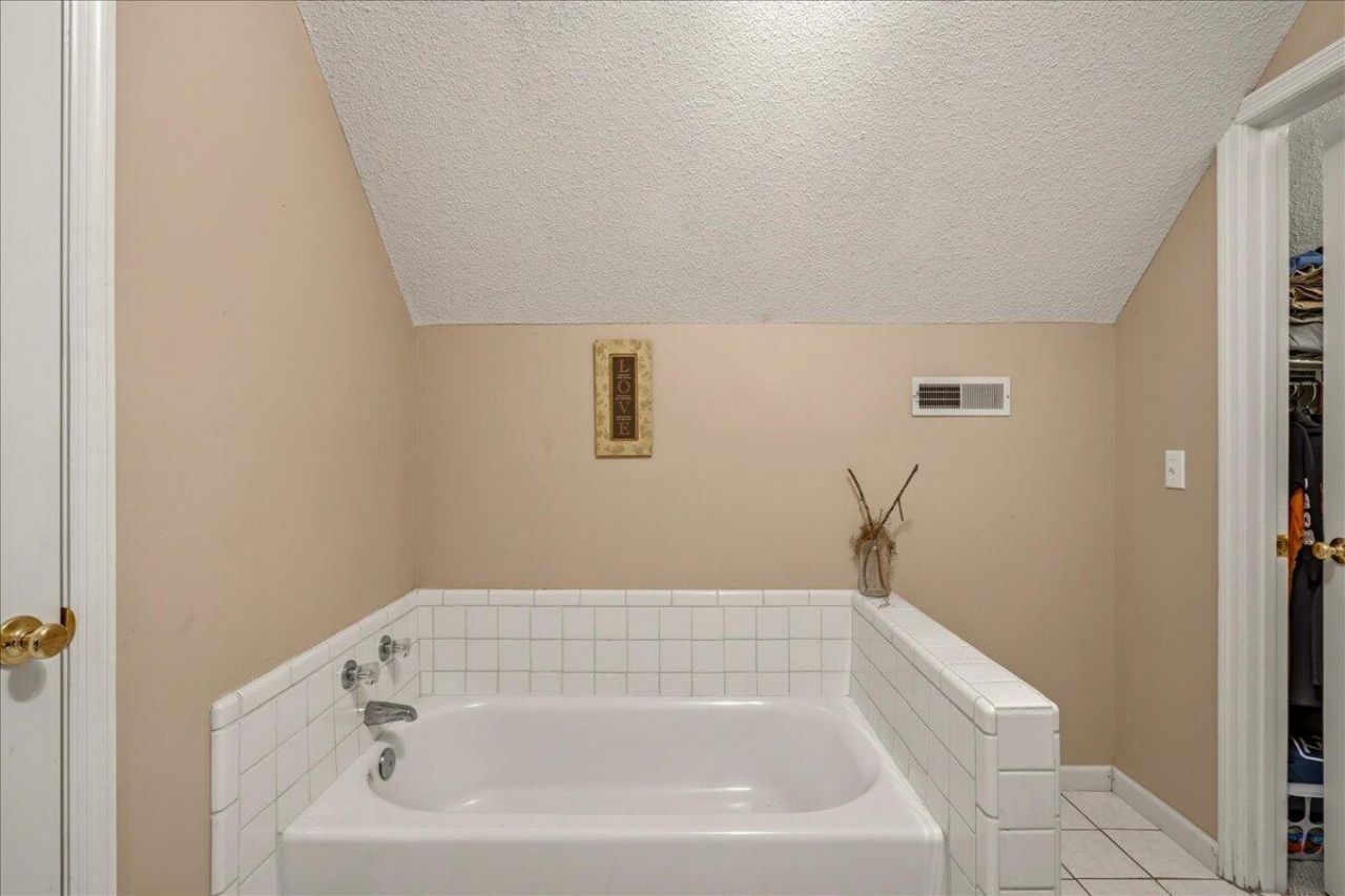 2195 River Road Photo 53