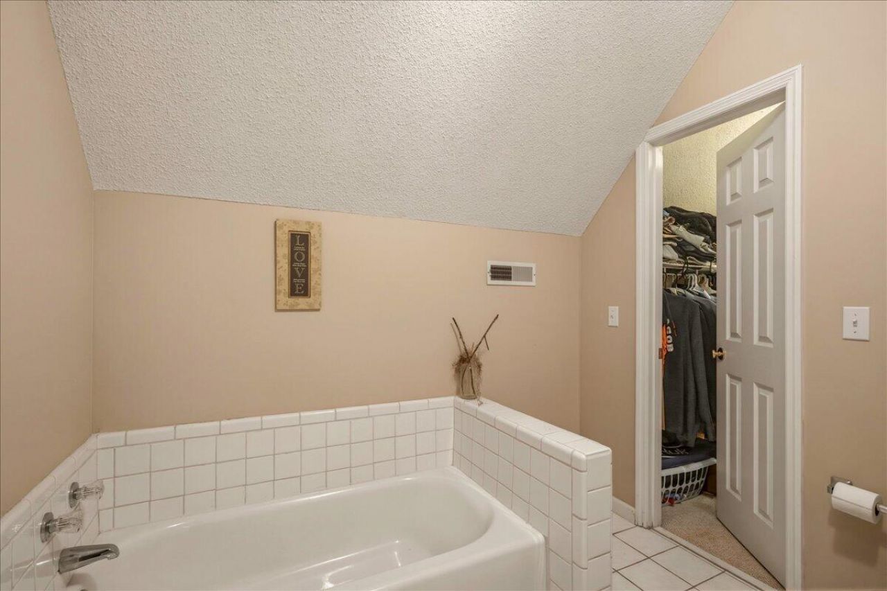 2195 River Road Photo 54