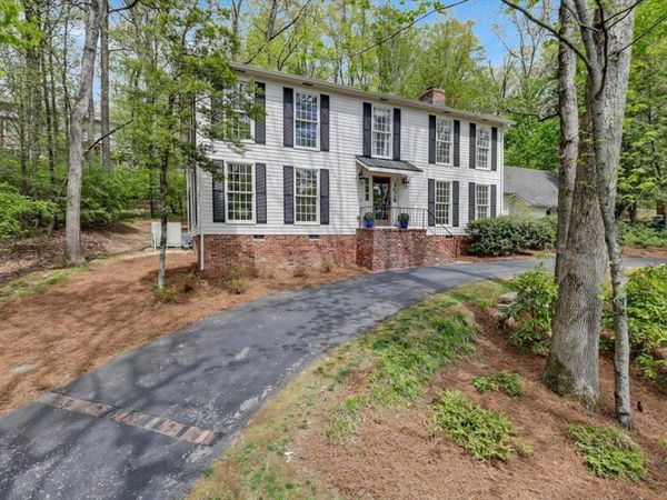 4 Stonehaven Drive, Signal Mountain, TN 37377