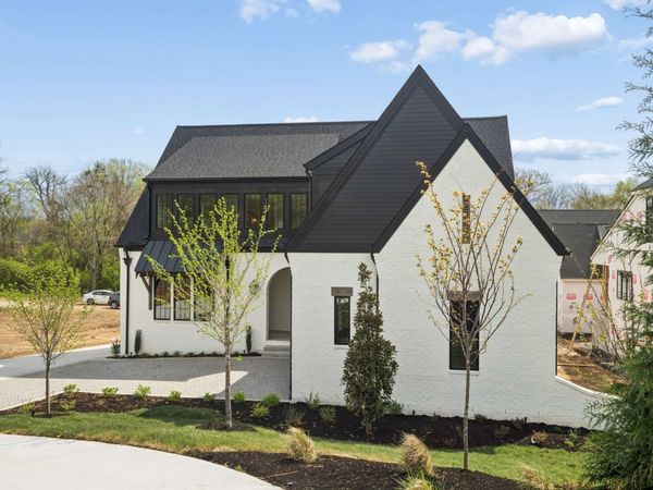 5448A Franklin Pike Cir, Brentwood, TN 37027