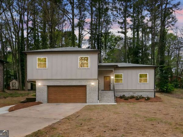 2911 Pine Valley Circle, East Point, GA 30344